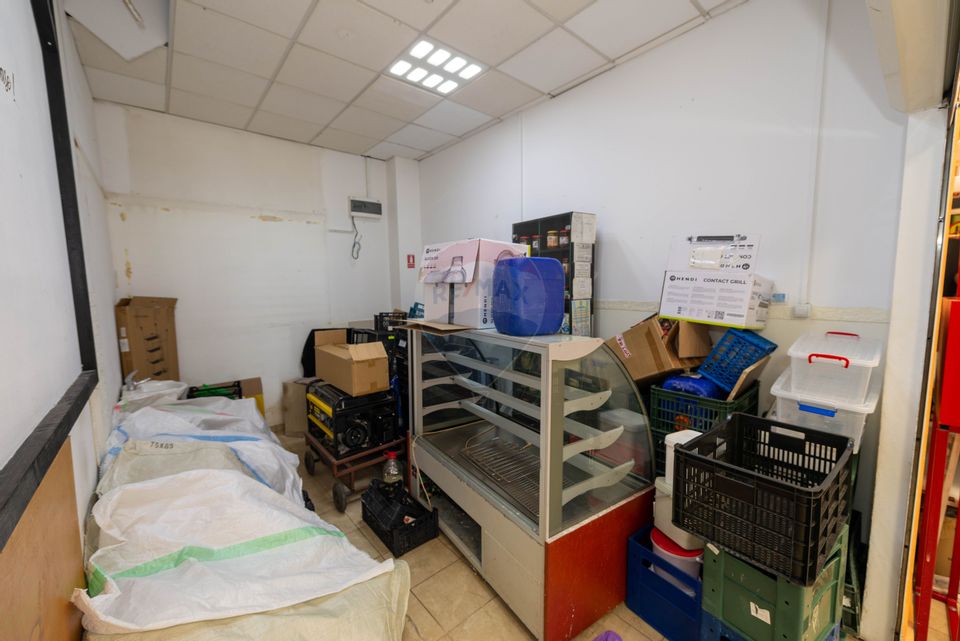 Spatiu comercial de inchiriat 33 mp Domino Plaza Bulevardul Lacul Tei