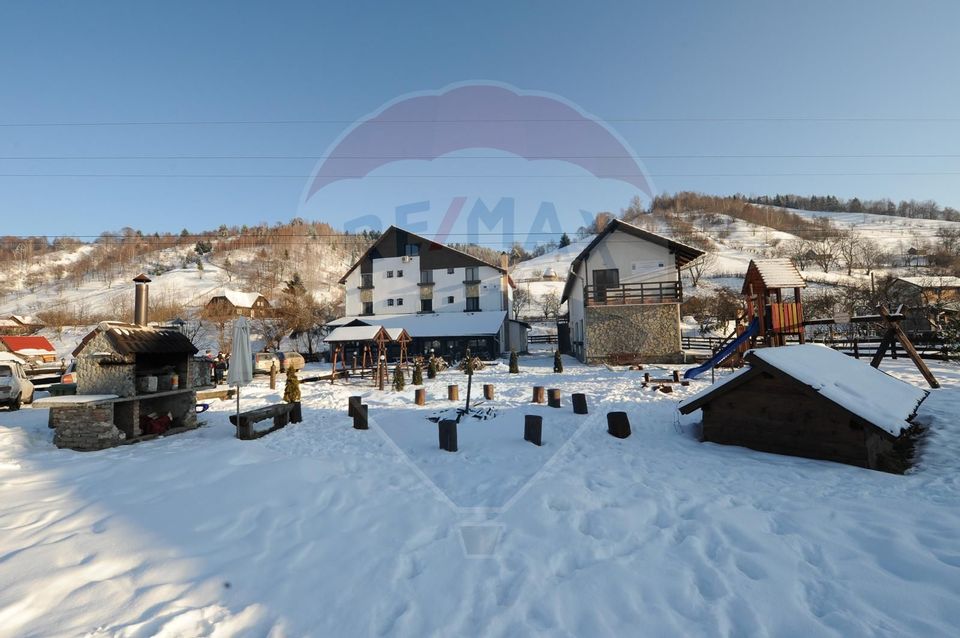 18 room Hotel / Pension for sale