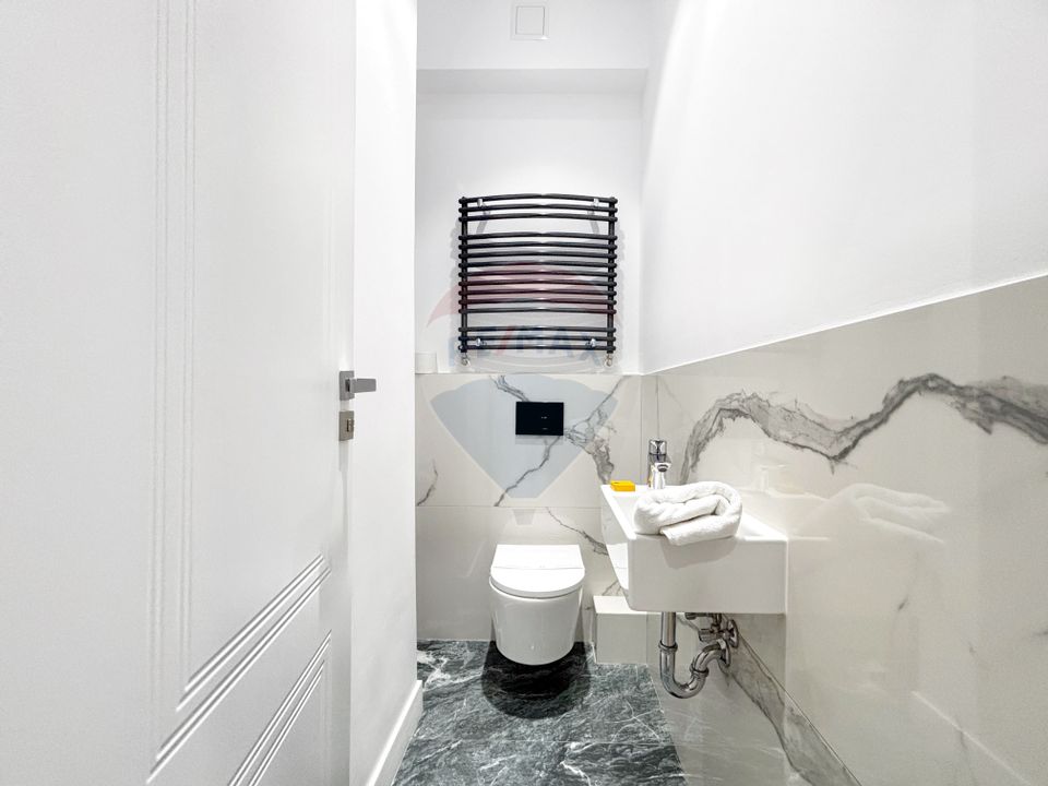 Vedere directă spre Piața Unirii, finisaje lux, apart. chirie, 97.6 mp