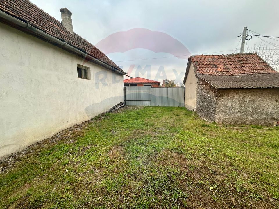 Casă de vanzare cu teren 680mp in Salonta