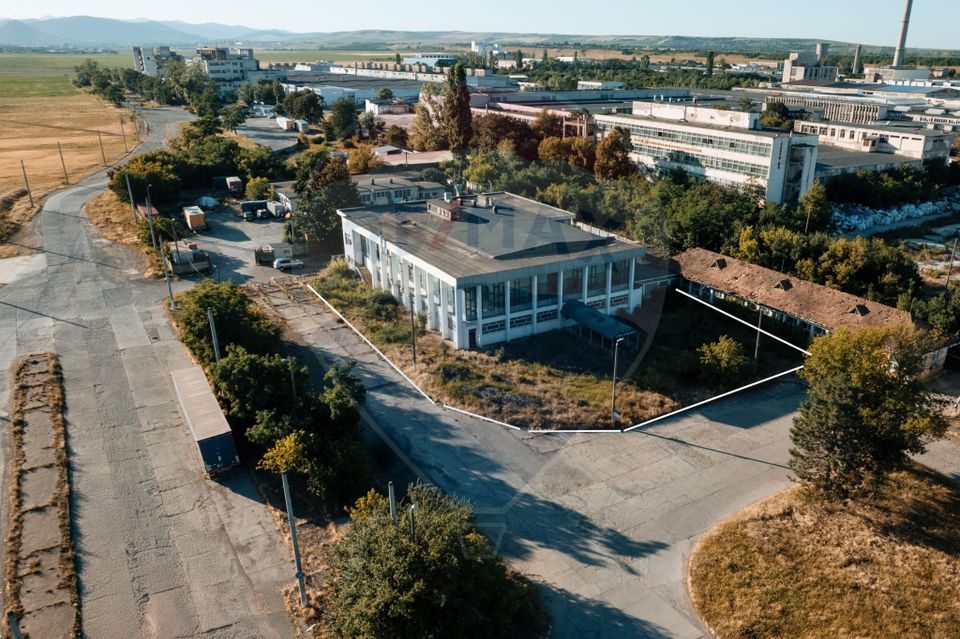 1,674sq.m Industrial Space