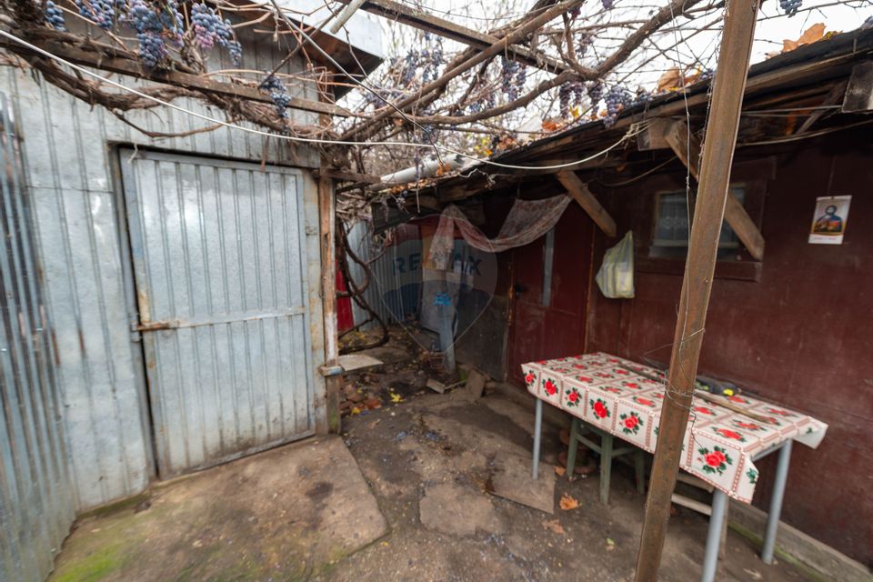 Teren cu casa construita de vanzare 207 mp Soseaua Andronache Hornbach