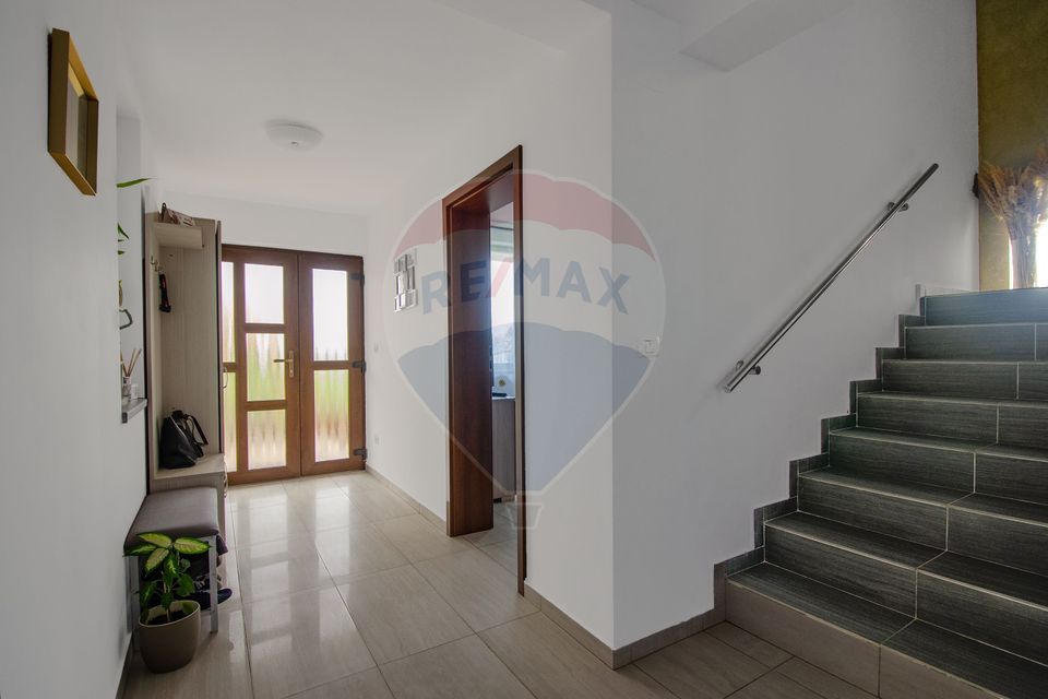 5 room House / Villa for sale