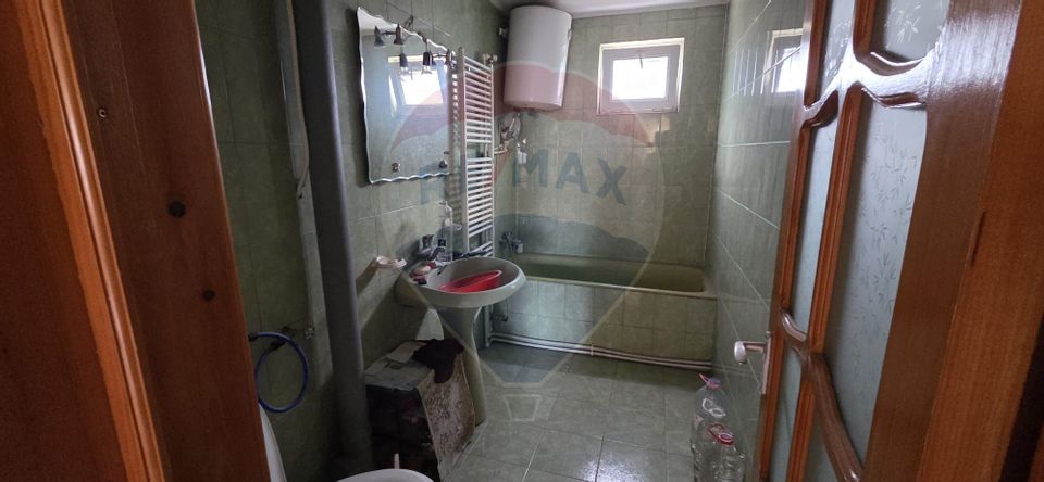 Casă / Vilă cu 5 camere de vânzare în zona Obor