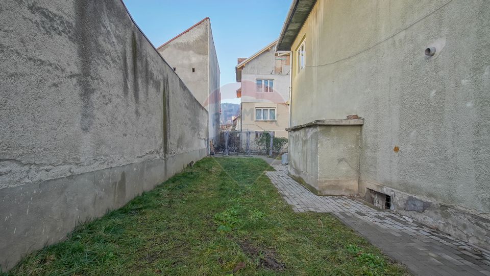 Apartament în casă cu 3 camere de vânzare în zona Brașovul Vechi