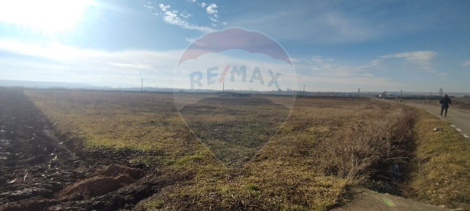 Land 8,600sqm Sarmasag / Soseaua E81