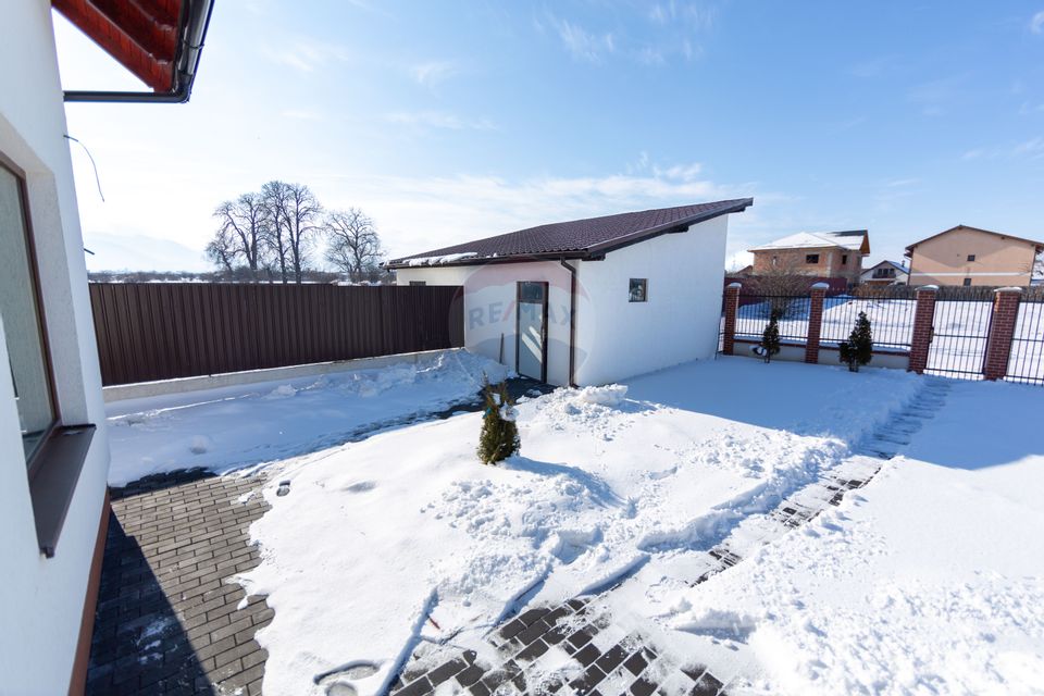 Casă Modernă la Cheie | 4 Dormitoare | 590 mp Teren | Tărlungeni