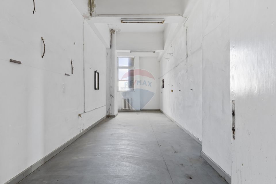 Cladire unica cu destinatii multiple de vanzare Ultracentral Arad