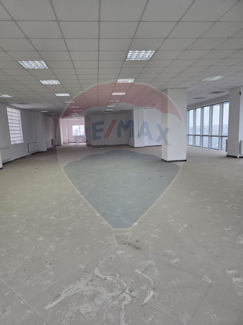 Spații comerciale + birouri Otopeni 2246 mp inchiriere totala/partiala