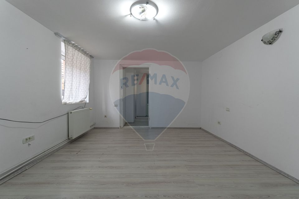 Garsonieră de închiriat– Strada Republicii 31/ Comision 0%