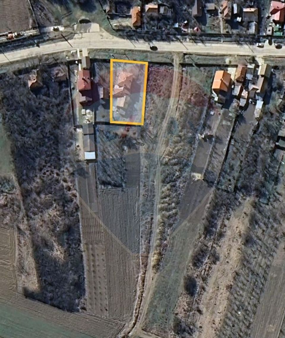 Casă / Vilă cu 4 camere in Scaesti , Teren - 900 mp