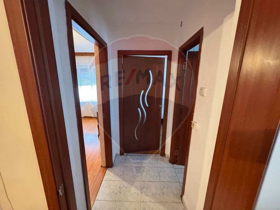 3 room Apartment for rent, Mioritei area