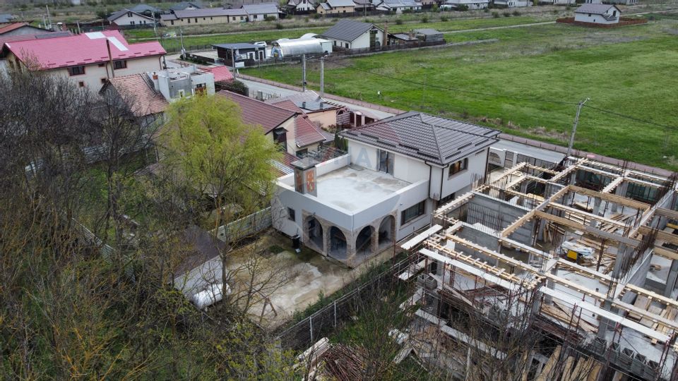 Casa/Vilă cu spatele la padure Vanatori