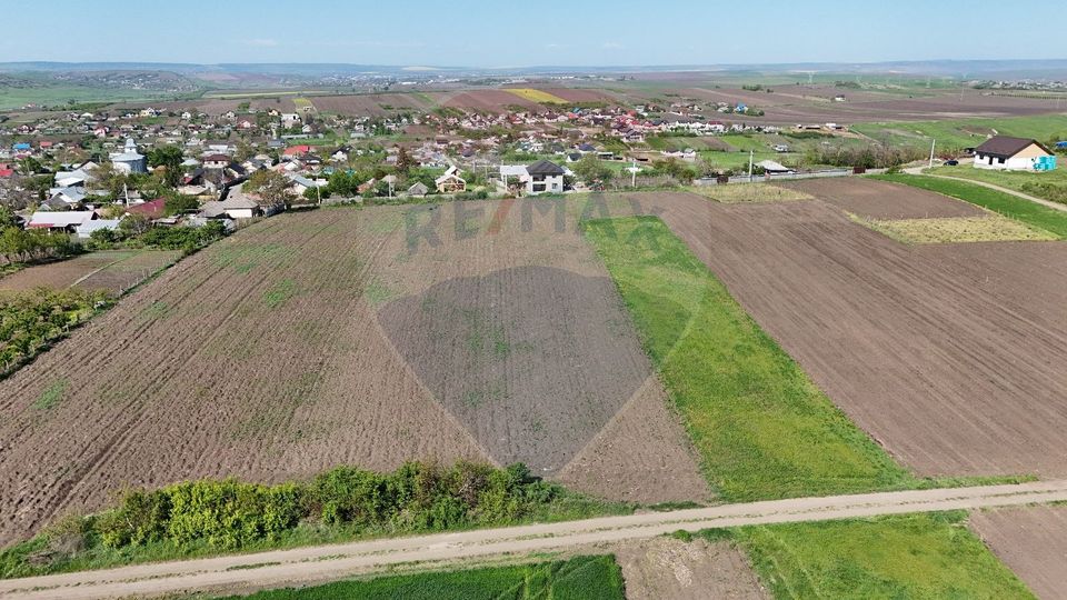 Land 2,316sqm Baltati / Strada VIEI