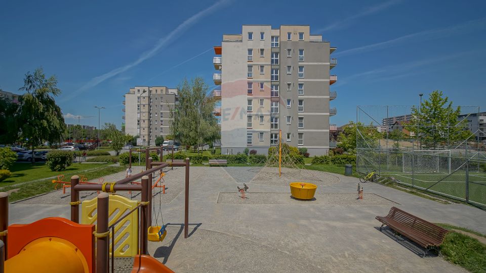 !!  VANDUT !!  Apartament de 3 camere, Tractorul, Brașov