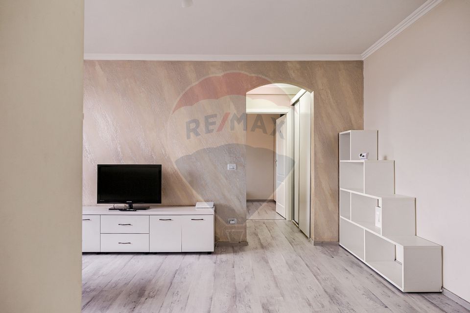 Apartament cu 2 camere de închiriat în zona Ultracentral