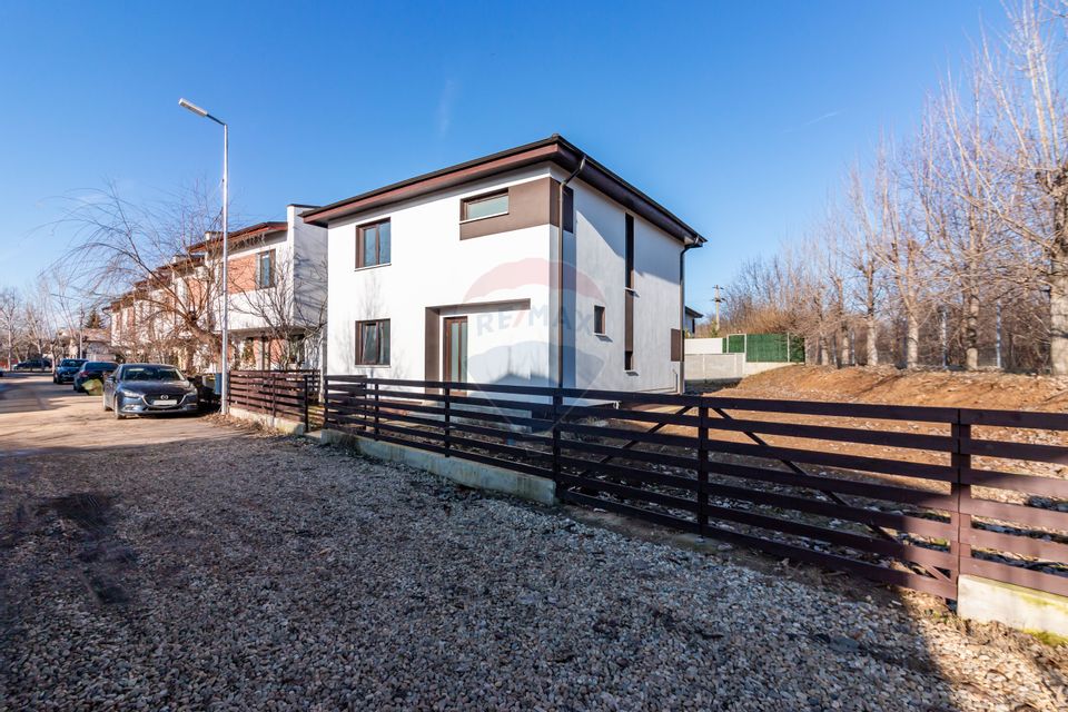 Relaxation oasis/ Individual villa near the forest close to Bucharest