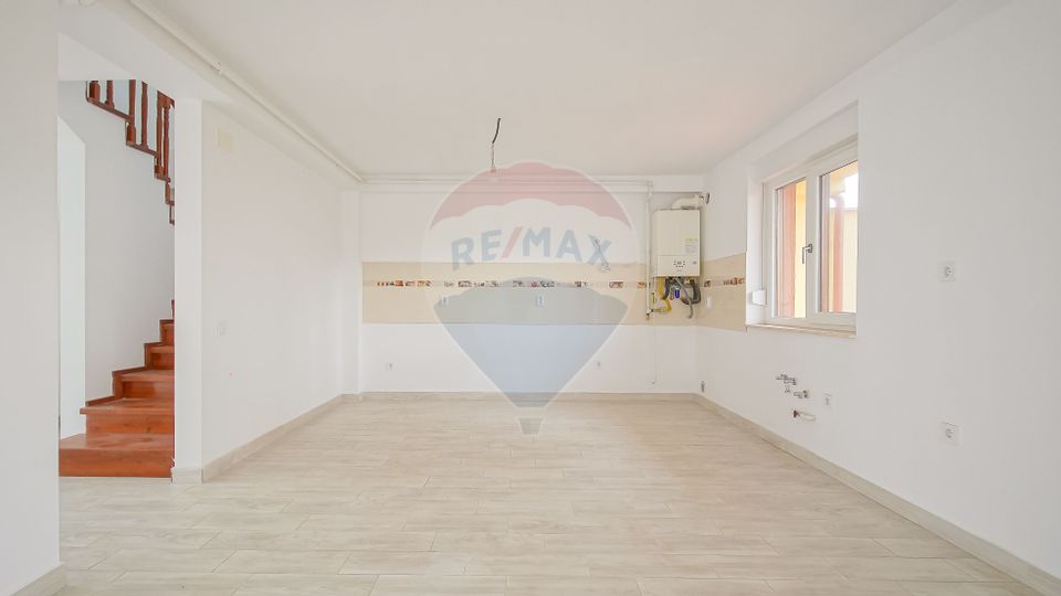 Comision 0 | Casă înșiruită de vânzare în Sânpetru