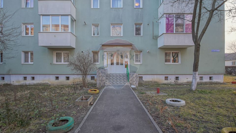 3 room Apartment for sale, Tractorul area