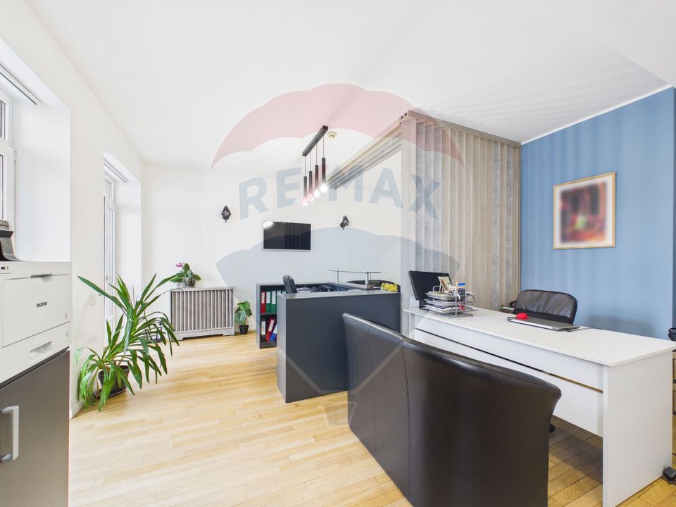 Apartament 4 camere recompartimentat din 3, P-ta Unirii | Parcare