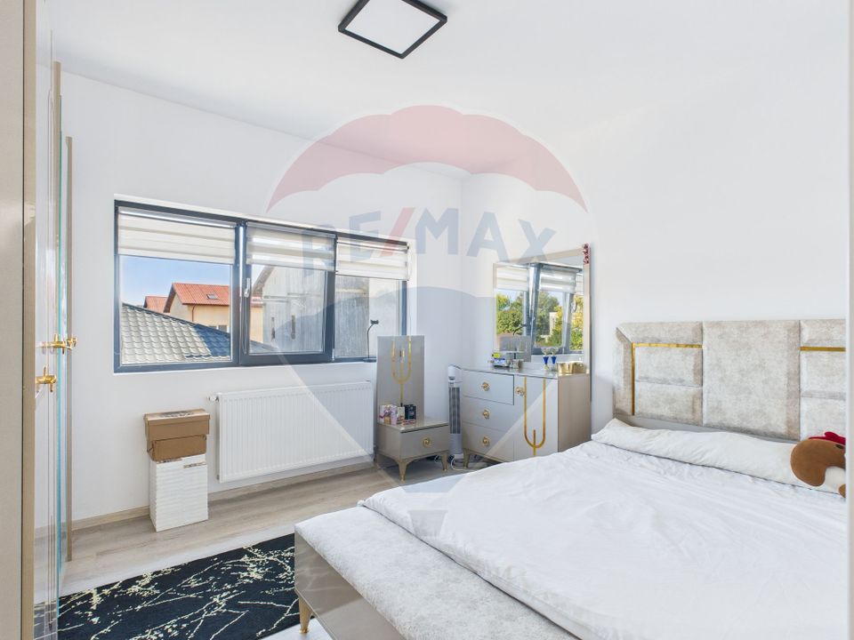 4 room House / Villa for sale, Est area