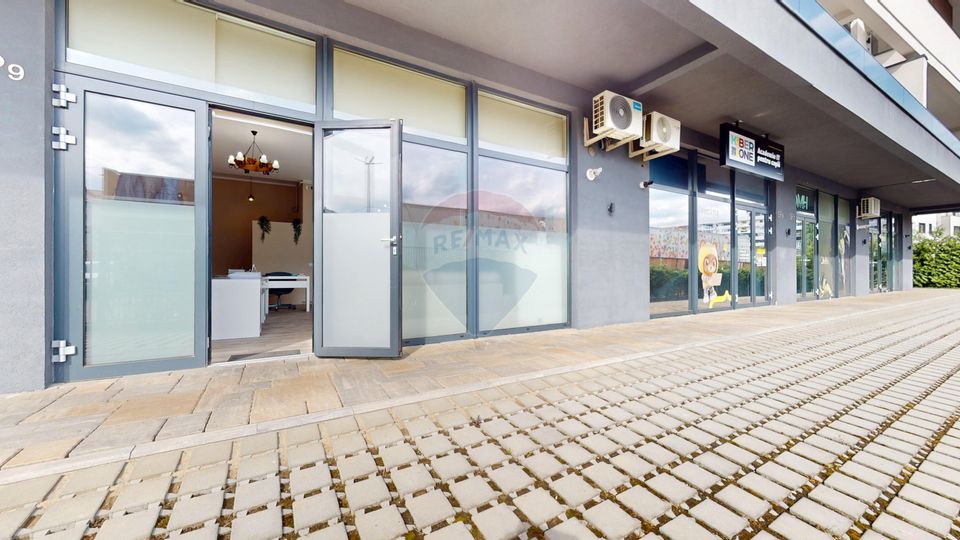 47sq.m Commercial Space for rent, Racadau area