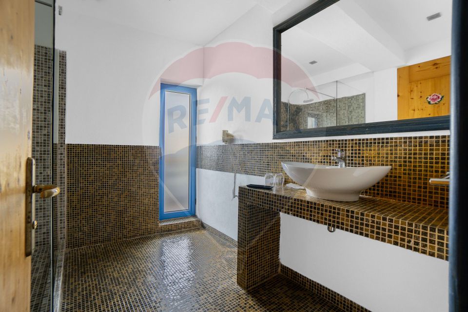 39 room Hotel / Pension for sale