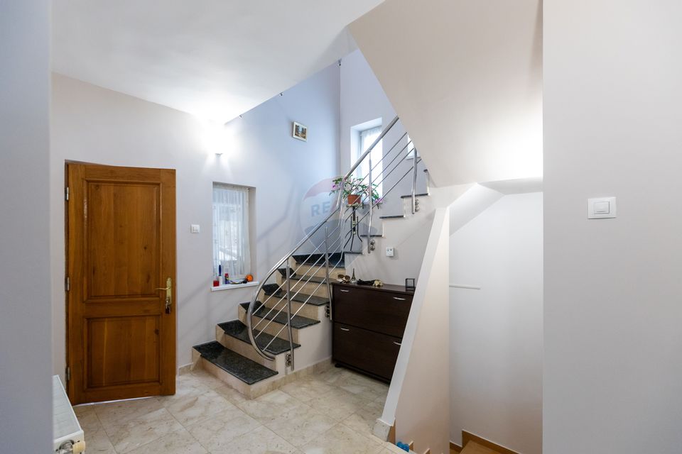 5 room House / Villa for sale