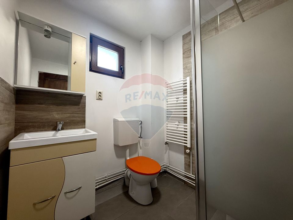 Comision 0% Casă de vânzare în Stolna cu livada,ciubăr,teren de 1464mp