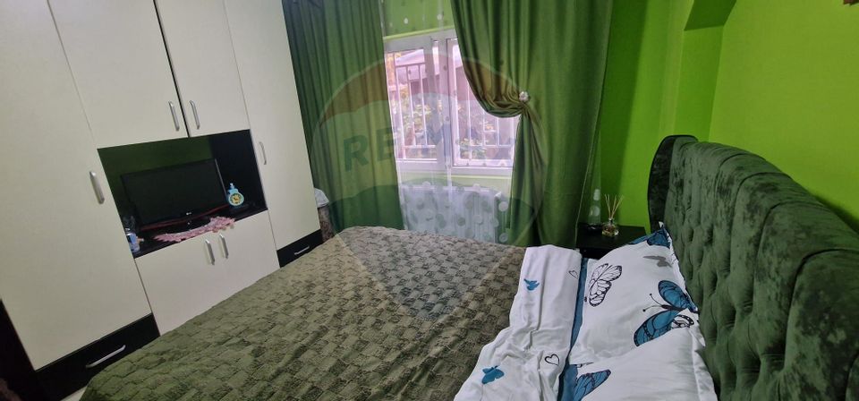 Apartament 3 camere parter cu intrare separata, Buhusi/Bacau