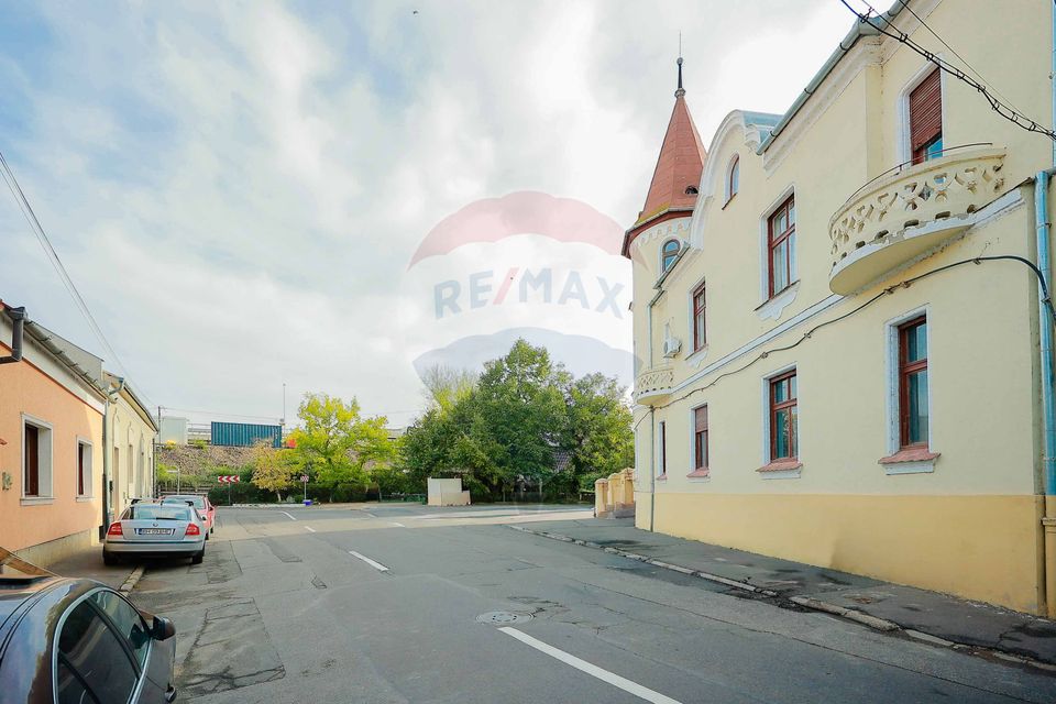 86sq.m Commercial Space for sale, Ultracentral area