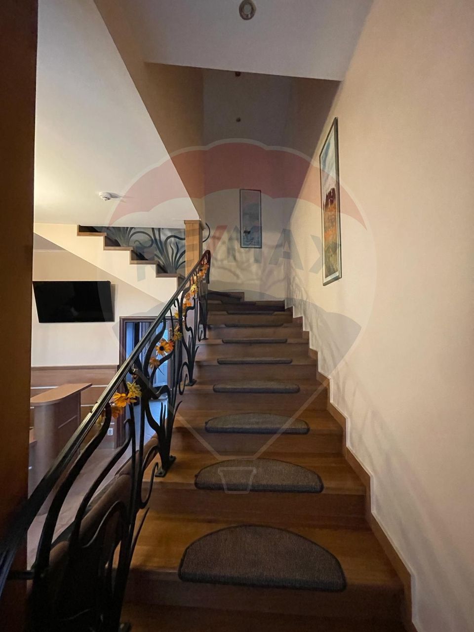 12 room House / Villa for sale, Valenta area