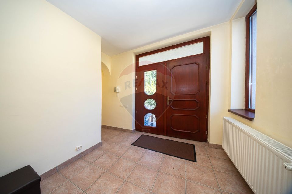 Vilă Moieciu, 375 mp util + teren 2.992 mp, View - Comision 0