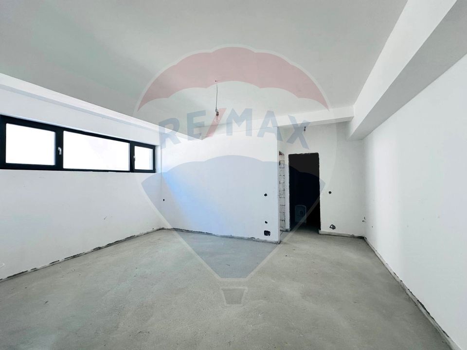 Apartament cu Curte Proprie de 80mp in Bloc Nou - Sector 1