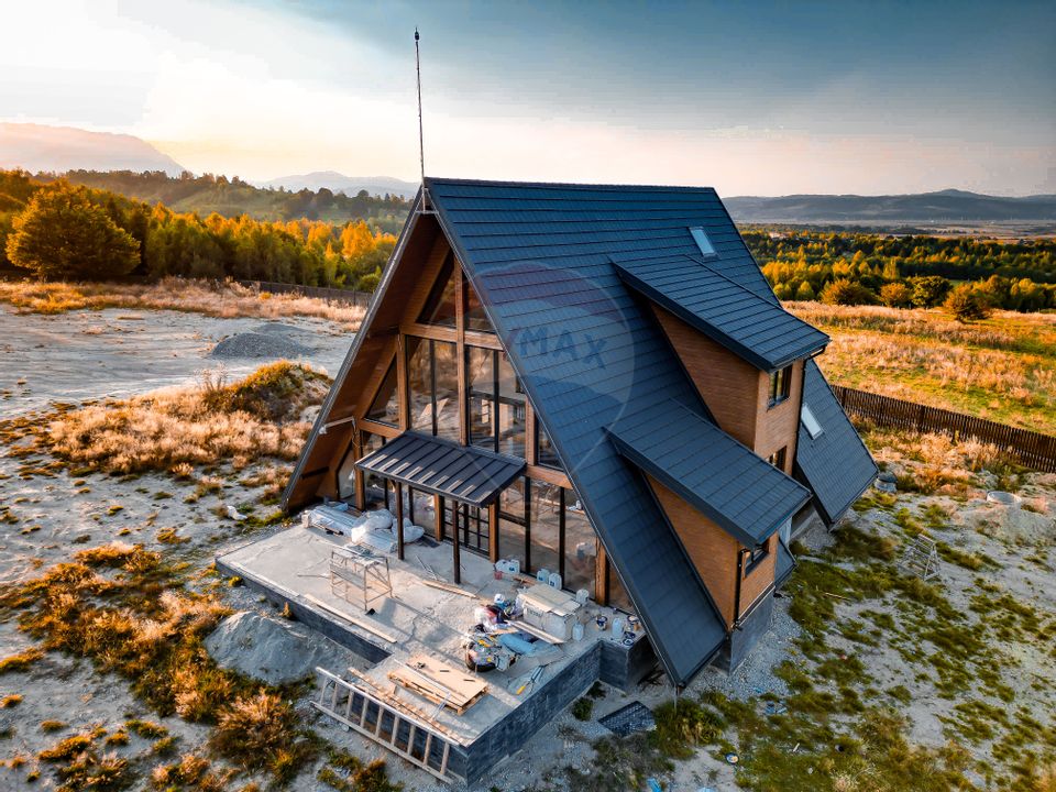 Vilă superba A-Frame cu vedere panoramică catre Varful Omu si Bucegi