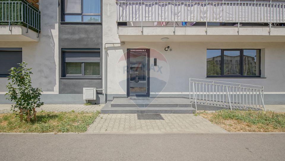 2 room Apartment for rent, Tractorul area