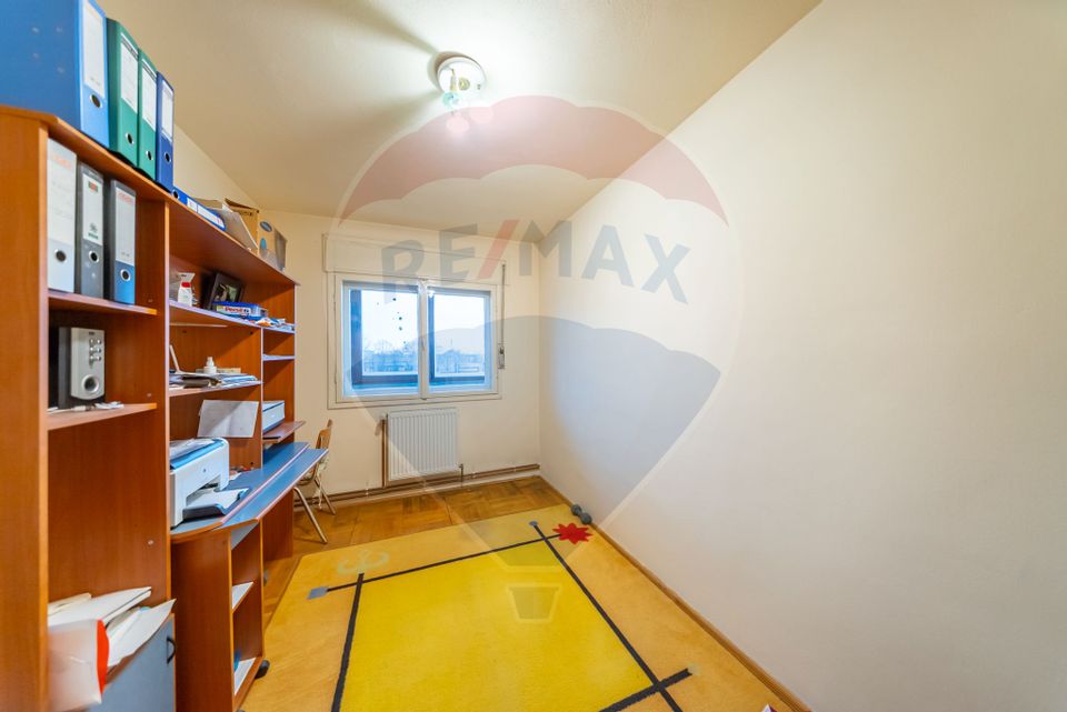 4 room Apartment for sale, Central area