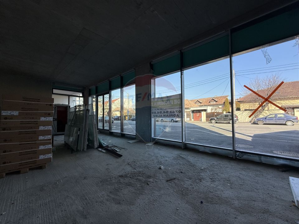 150sq.m Commercial Space for rent, Semicentral area