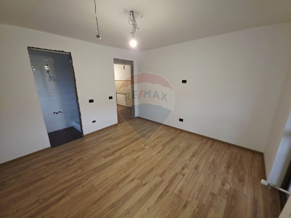 Casa  si  teren zona Balaurul