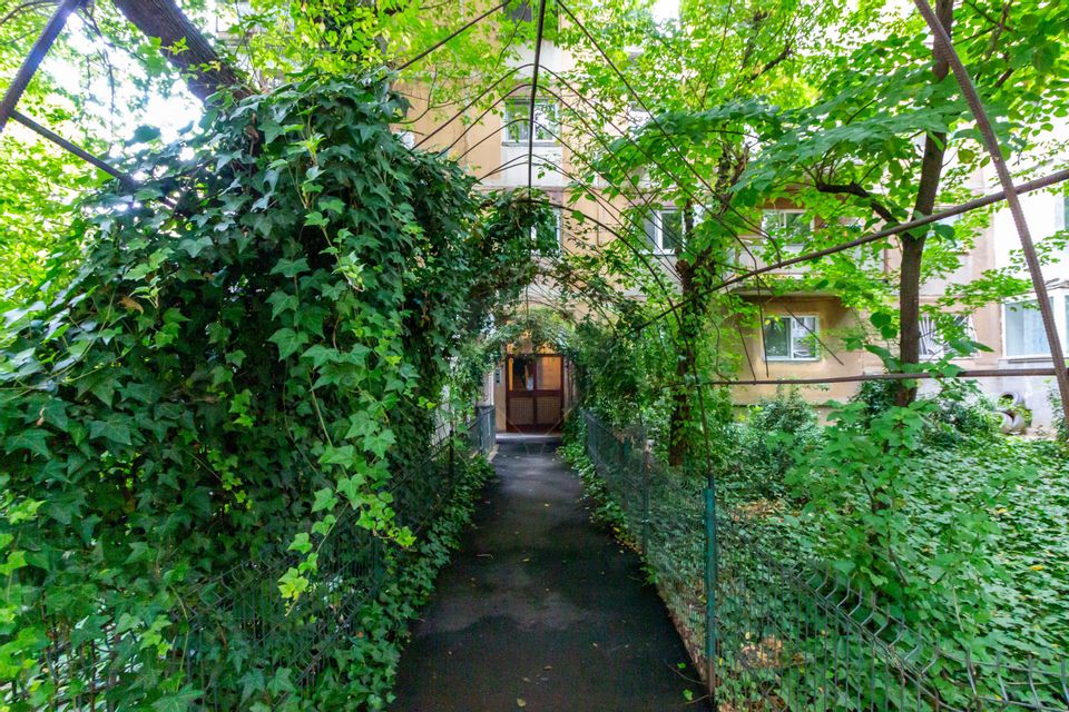 Apartament 4 camere | Crângași | 84 mp | 1981 | 1/4 | liniște | parc