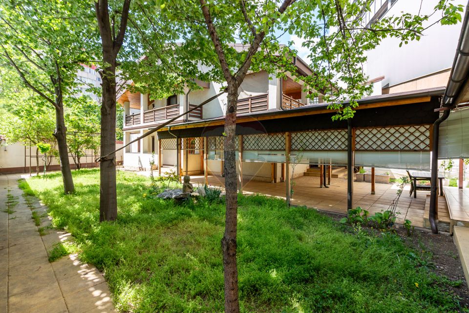 Villa 300sqm, land 500sqm Eroii Revolutiei| Afterschool, kindergarten