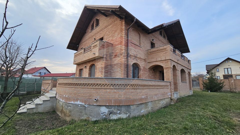 Casă / Vilă de lux, Scheia, Suceava