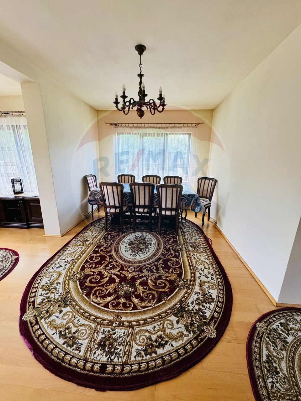 5 room House / Villa for sale, Sud-Est area