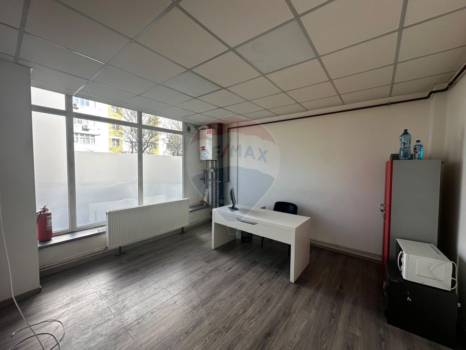 94sq.m Commercial Space for sale, Decebal area