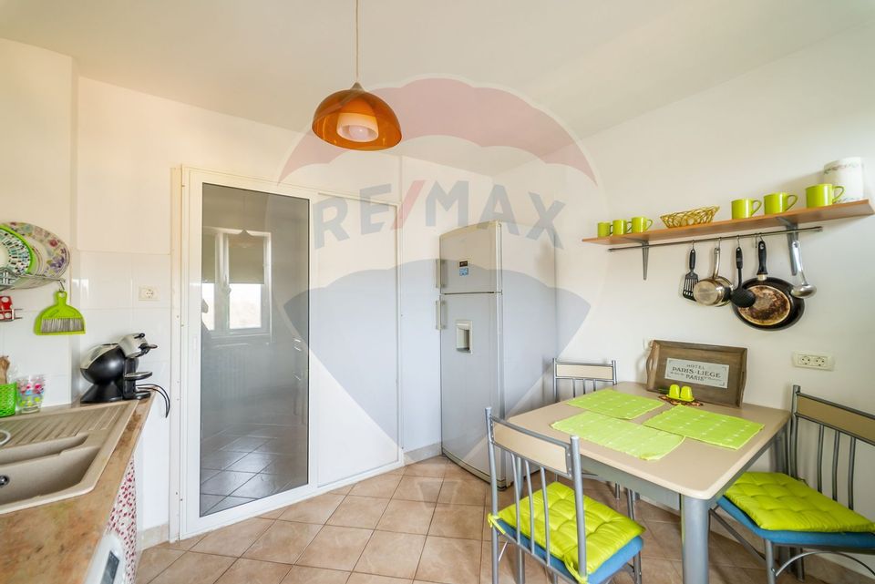 Apartament cu 3 camere de închiriat în zona centrala