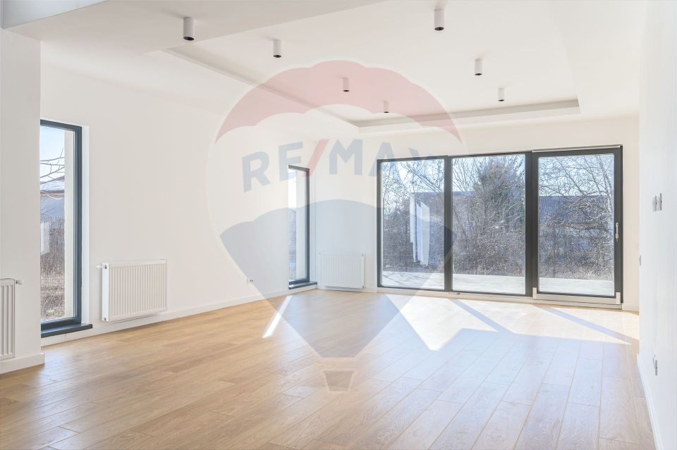 Vilă superba Cernica | vedere la padure si lac | finisaje moderne