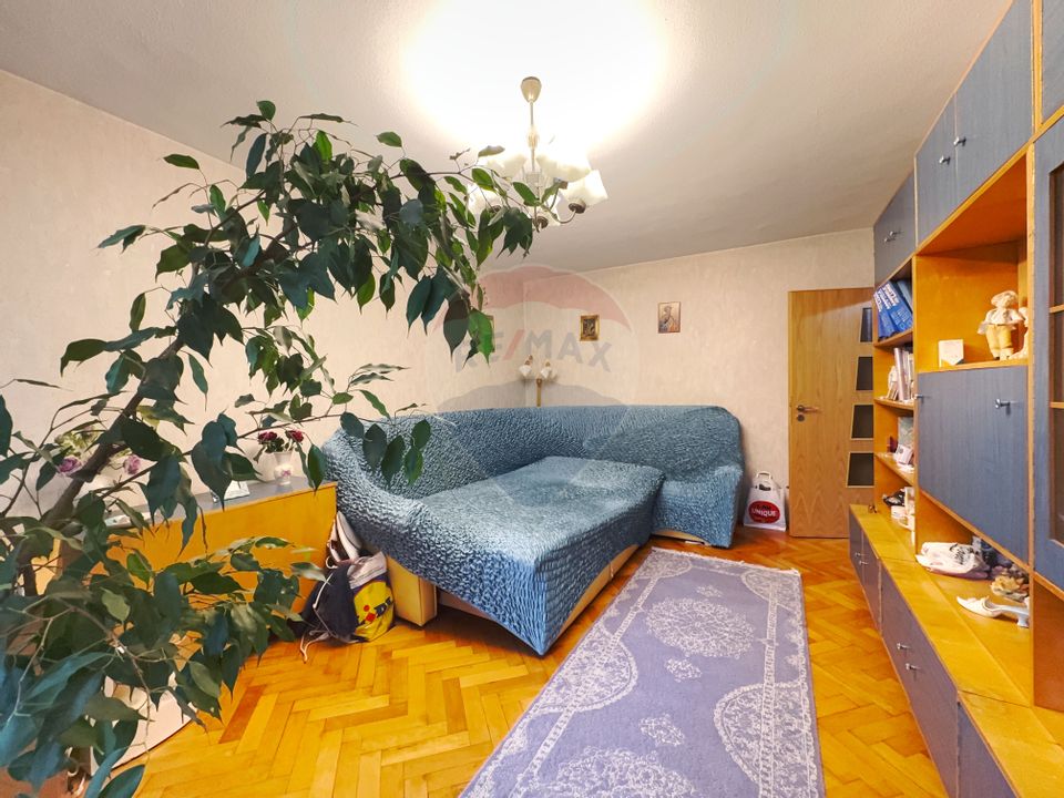 Apartament cu 3 camere, decomandat, pe strada Orșova - confort, eficie