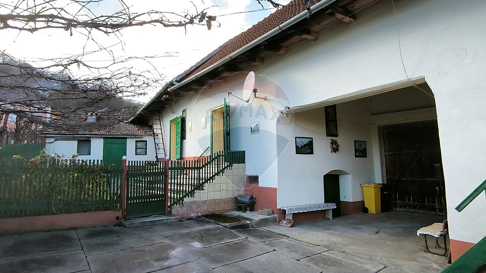 Casă / Vilă cu 4 camere de vânzare