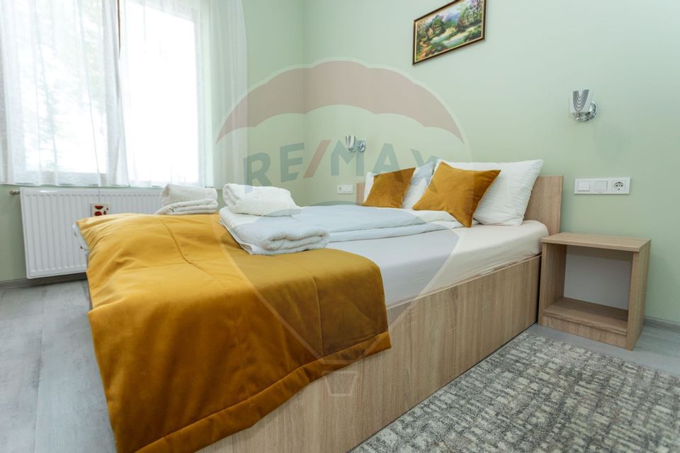 Pensiune agroturistică cu 6 camere + Casă de locuit, de vânzare