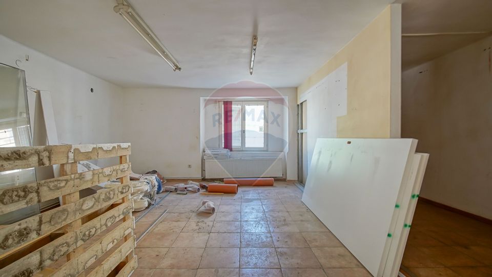 CASA CU POTENTIAL DE EXPLOATARE | DIVERSE ACTIVITATI | DE MIJLOC 50
